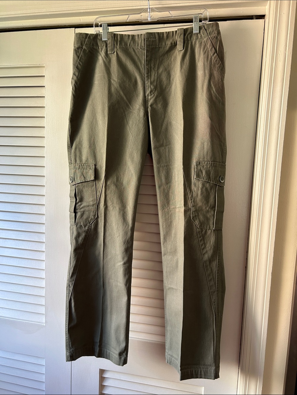 GAP Olive Green Women's Cargo Pants with Side Flap Pockets